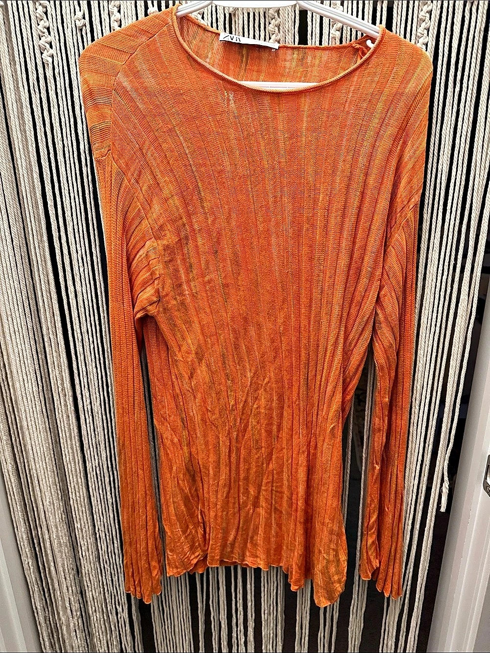 Zara Long Sleeve Top in Orange Size Medium Like New
